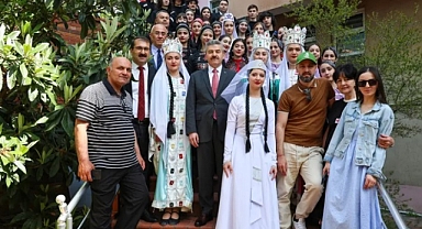 Artvin Valisi Ergün, Gürcistanlı Çocuklarla 23 Nisan Coşkusunu Paylaştı