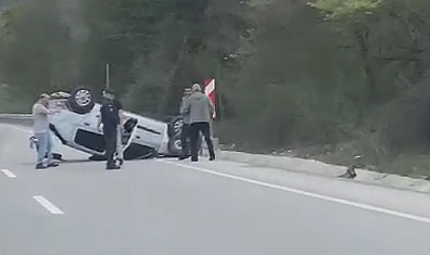 Bartın'da iki otomobil çarpıştı: 10 yaralı