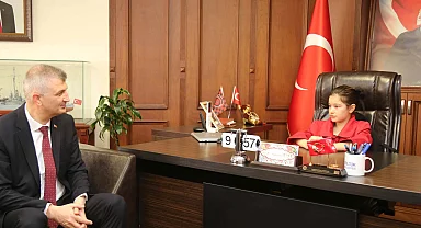 Başkan Sezer koltuğunu Aslı Çırak’a devretti