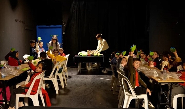 Dünya Tiyatro Günü Kocaeli'de Coşkuyla Kutlandı