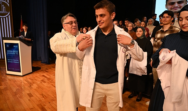 Eczacılık Fakültesi Beyaz Önlük Giyme Töreni Heyecanı Yaşandı