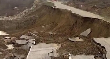Erzincan-Kelkit Karayolu Çöktü!