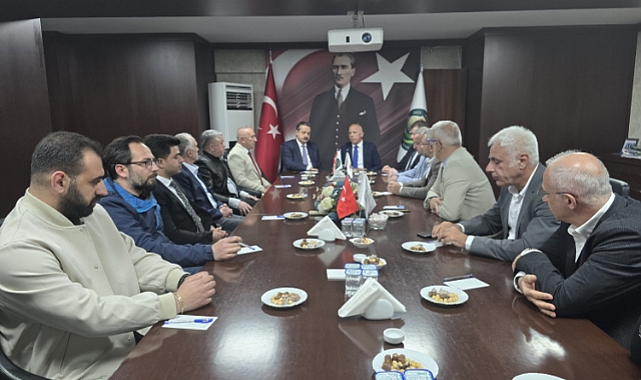 Faruk Çelik, Artvin Ticaret Borsası’nı Ziyaret Etti