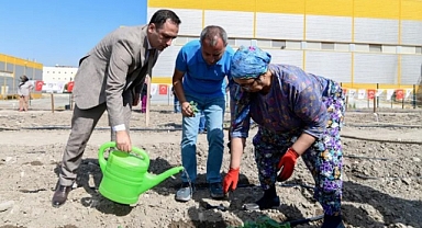 İzmir Bornova'da Kent Bostanları Kadınlara Yeni Fırsatlar Sunuyor