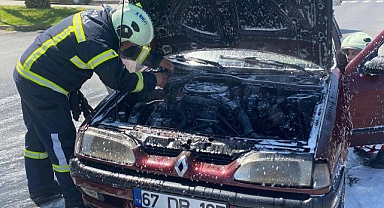 Otomobil seyir halinde alev alev yandı!