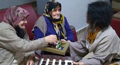 Sakarya'da Anlamlı Huzurevi Ziyareti