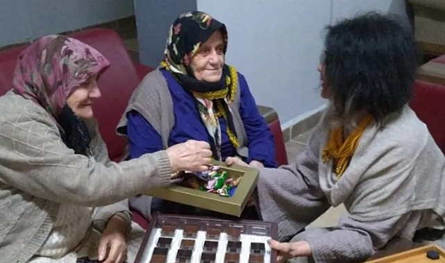 Sakarya'da Anlamlı Huzurevi Ziyareti