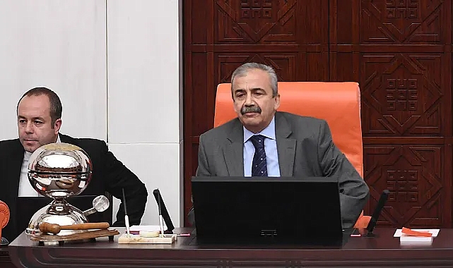 Sırrı Süreyya Önder kalp krizi geçirdi!