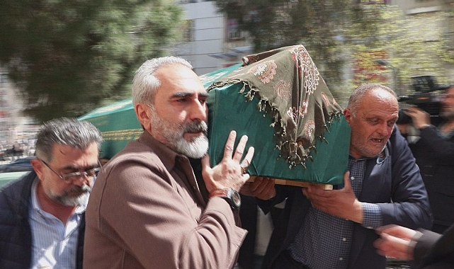 Tarkan’ın annesi Neşe Tevetoğlu son yolculuğuna uğurlanıyor