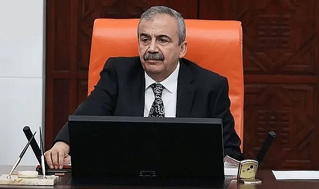 Volkan Konak'ın nasihatını tutacağım diyen Sırrı Süreyya Önder 'çözüm süreci' anısını anlattı