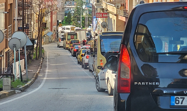 Zonguldak'ta sabah trafiği çileden çıkardı