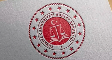Adalet Bakanlığı'nda 'bakan yardımcısı' kaldırıldı: Resmi Gazete'de yayımlandı