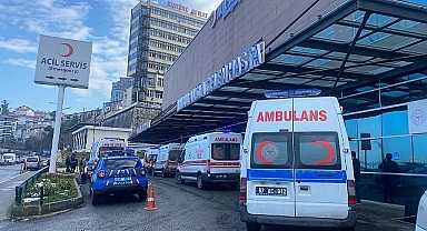Zonguldak’ta 13 üniversite öğrencisi gıda zehirlenmesi şüphesiyle hastaneye başvurdu