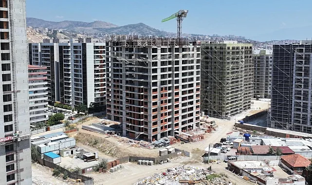 Başkan Tugay'dan Örnekköy’de kentsel dönüşüm denetimi