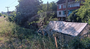 Otomobil evin bahçesine savruldu: 1 ölü, 3 yaralı