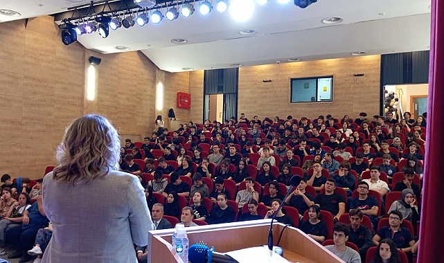 Prof. Dr. Ezgi Taylan Koparan’dan Fen Lisesi öğrencilerine bilim söyleşisi