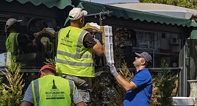 İzmir'de zabıta ve esnaf el ele... Yeşile geri dönüş başladı