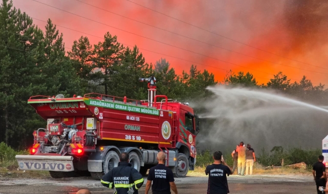 Karabük'teki orman yangınları kontrol altına alındı: 2 uçak, 25 helikopter, 763 araç, 2 bin 400 personel görev yaptı