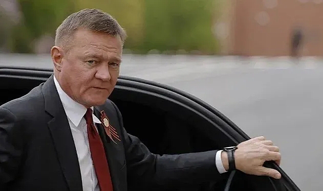 Rusya'da şok: Putin'in görevden aldığı Ulaştırma Bakanı kendini vurdu!