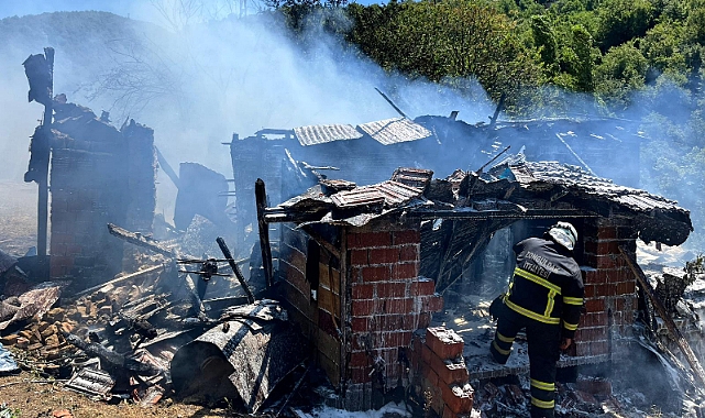 Zonguldak’ta kömürlük yangını paniğe neden oldu