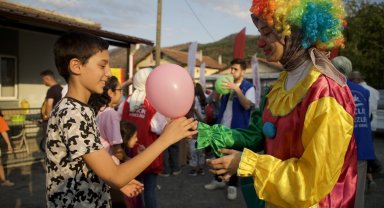 Gençlerden orman yangını sonrası moral etkinliği
