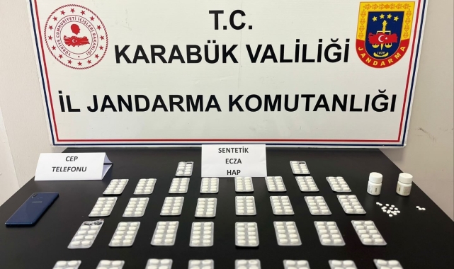 Karabük İl Jandarma'dan Uyuşturucu Operasyonu: 353 Sentetik Ecza Hap Ele Geçirildi