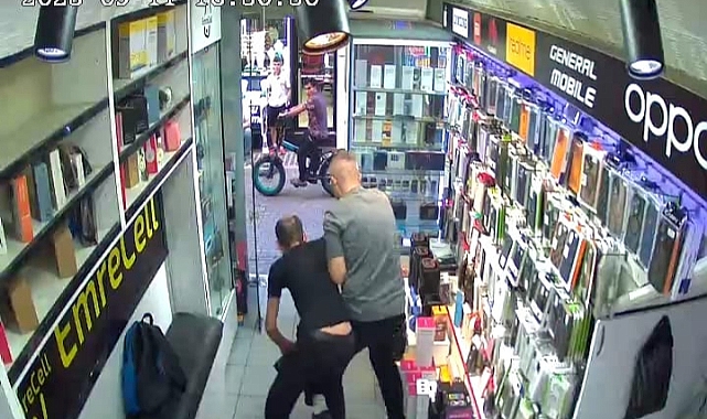 Maket bıçağıyla telefoncuya giren şahıs etkisiz hale getirildi