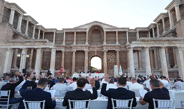 Manisa’da imar tartışması... Muradiye’de 21 kat 5 kata indirildi