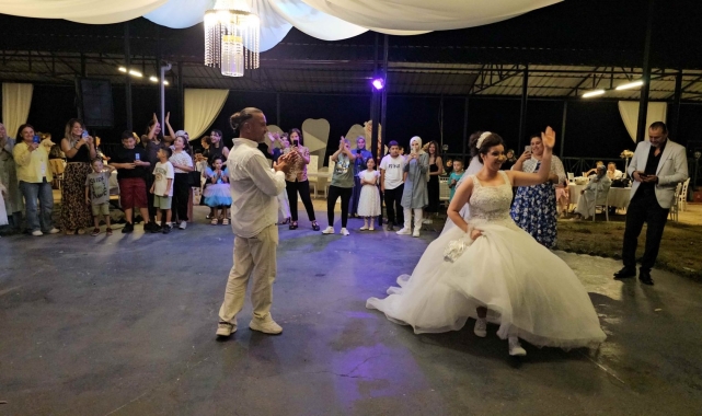 Özel gereksinimli Cemre, gelinlik hayaline kavuştu