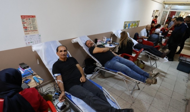Ereğli Eğitim Fakültesinden Türk Kızılay Kan Bağışı Kampanyasına Büyük İlgi