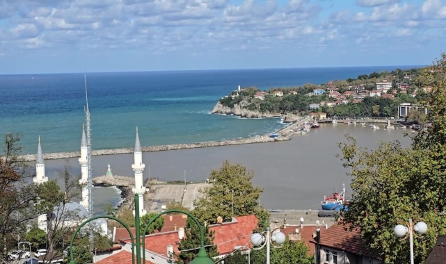 Zonguldak Limanı sarıya boyandı
