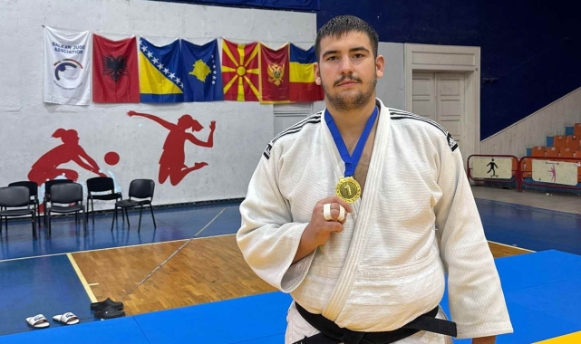 BEUN Spor Bilimleri Fakültesi Öğrencisi Hıdır'dan Balkan Şampiyonluğu