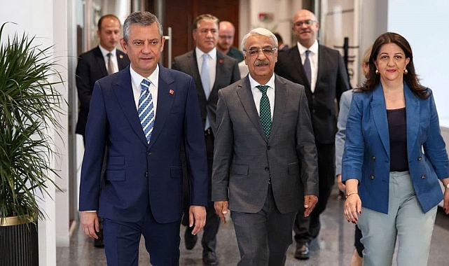 CHP&#039;den DEM&#039;in İmralı tepkisine &#039;yasal düzenleme&#039; yanıtı