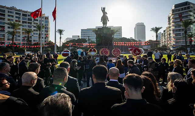 CHP İzmir Ata’sını andı