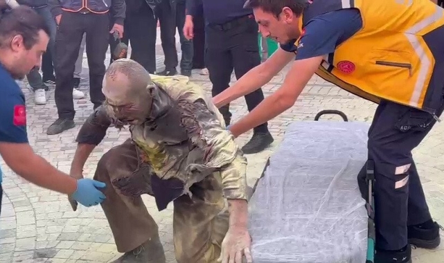 Devrek Kaymakamlığı önünde dehşet anları, kendini ateşe verdi