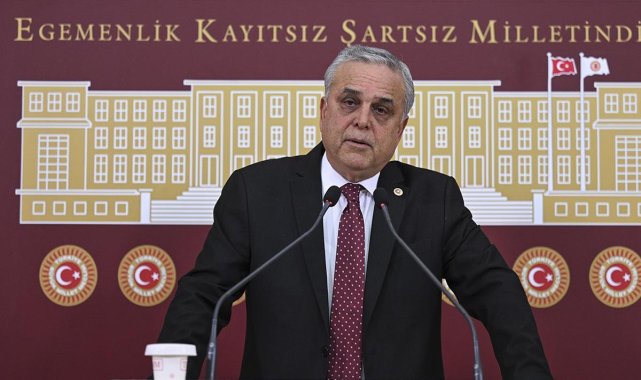 İstifa eden Hasan Ufuk Çakır&#039;dan CHP lideri Özel&#039;e sert sözler: &quot;Ben kafamı kestiremem&quot;