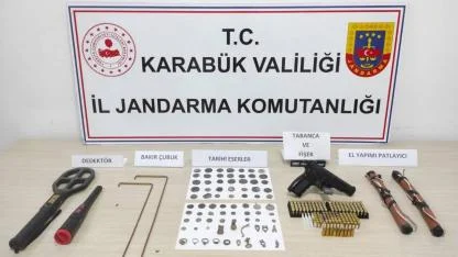 Karabük’te tarihi eser operasyonu: Antik heykel, sikkeler ve patlayıcı ele geçirildi