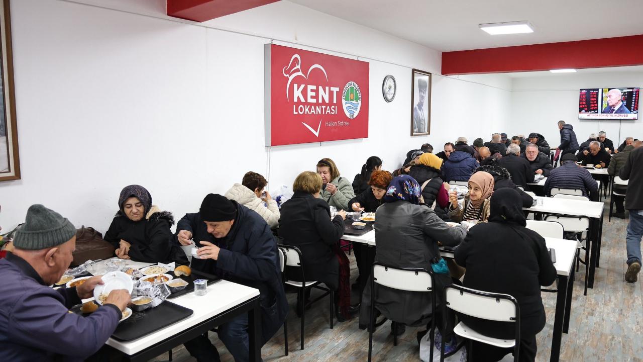 Kent Lokantası’nda merhum Durbay ve Aytaç hayrına yemek ikramı