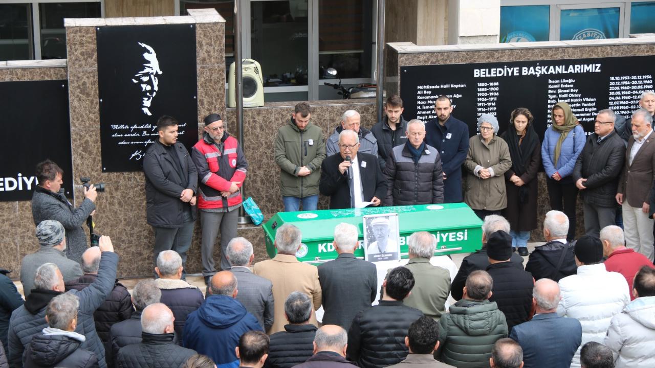 Nihat Özdemir İçin Belediye Önünde Tören Düzenlendi