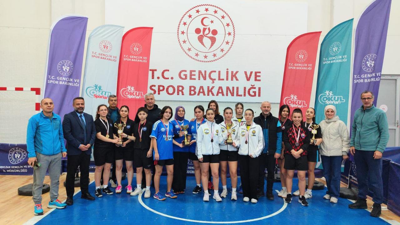 Zonguldak’ta okul sporları masa tenisi il birinciliği tamamlandı