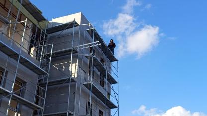 Alacağını alamadığı iddiasıyla intihara kalkışan işçi güçlükle ikna edildi