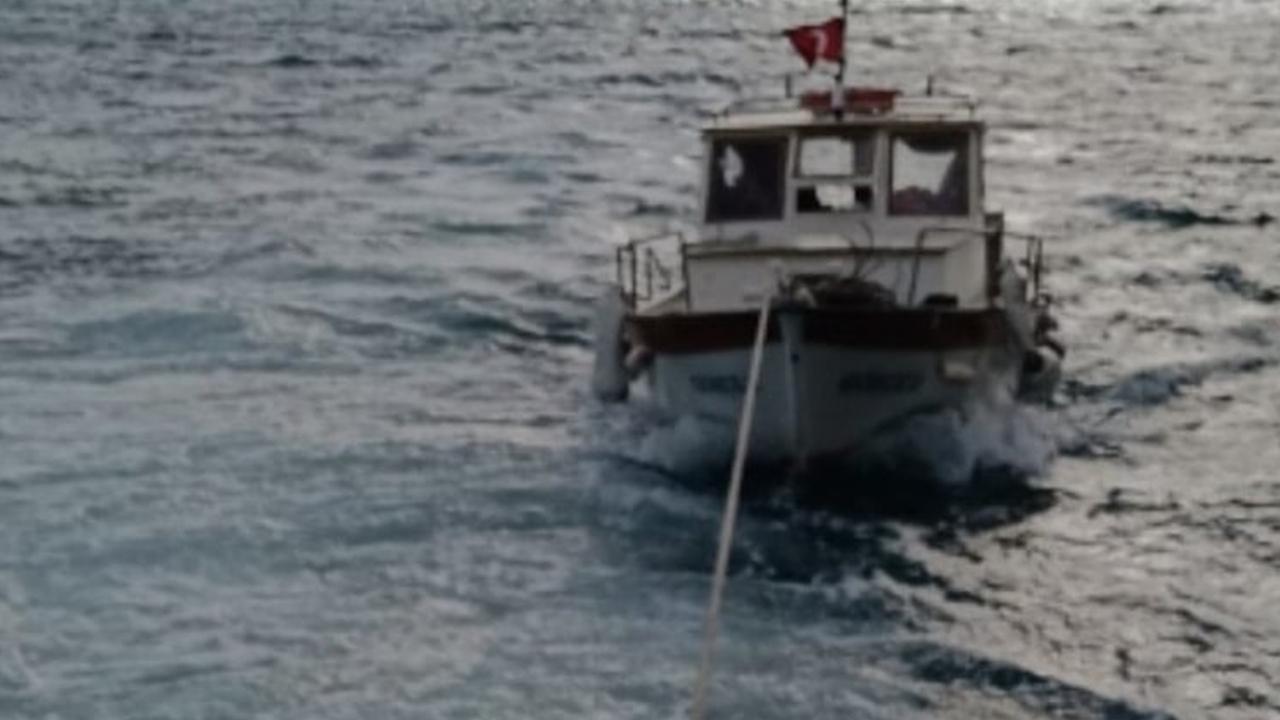 Çanakkale’de Arızalanan Tekne Kurtarıldı