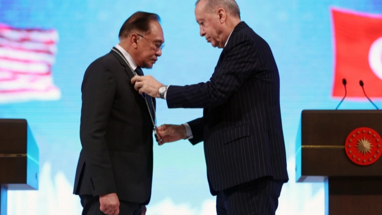 Malezya Başbakanı'na Cumhuriyet Nişanı