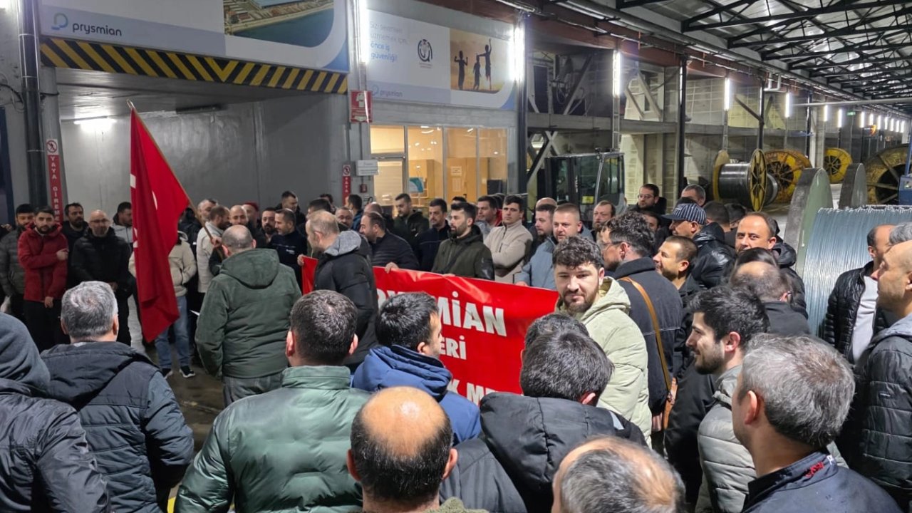 Metal işçileri 4. kez iş bırakıyor! 43 fabrikada üretim 1 saatliğine durdu!