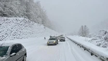 Son Dakika.. Zonguldak-Ankara yolunda ulaşım durdu: Tır makasladı, yol kapandı