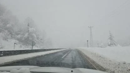 Zonguldak-Ereğli Yolunda Kar Mesaisi: Ekipler Gece Boyu Durmadı, Yol Ulaşıma Açıldı