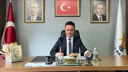 AK Parti'den Başkan Erdem'e sert çıkış; "Belediyecilik sahnede koşarak değil, sokakta hizmetle yapılır"