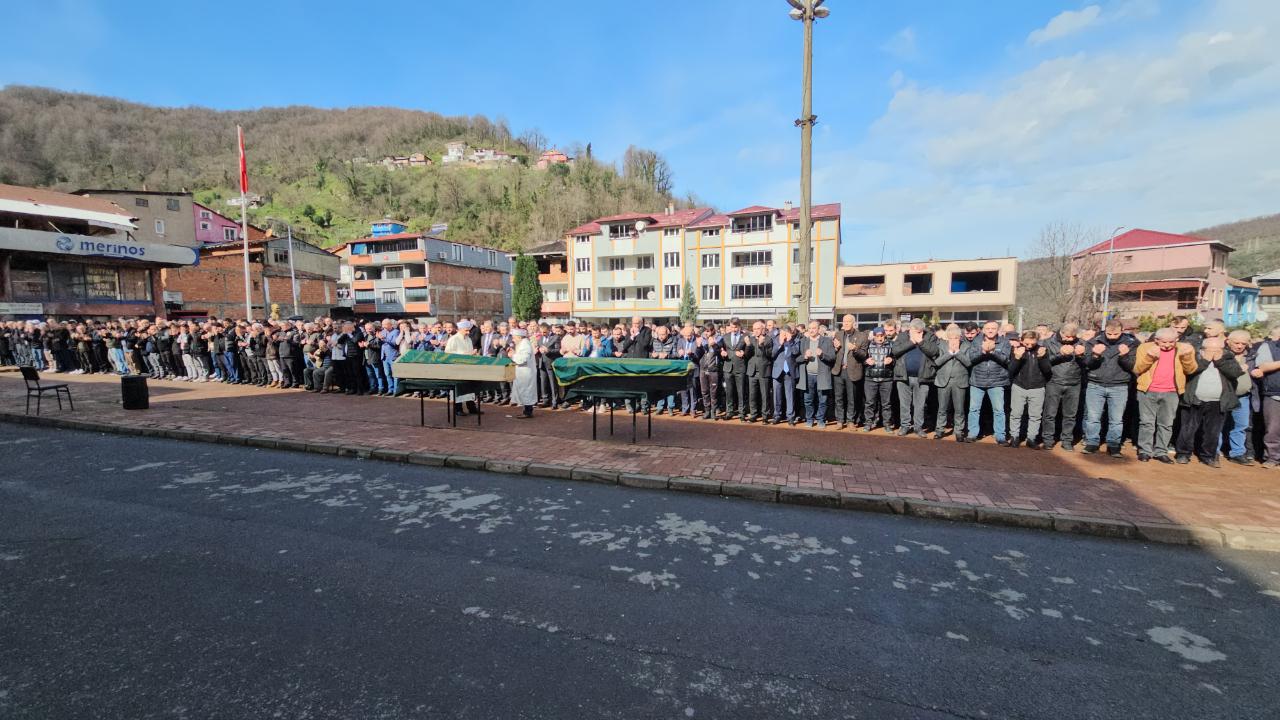 Maden şehitlerine hüzünlü veda, emeklilik hayali göçük altında kaldı