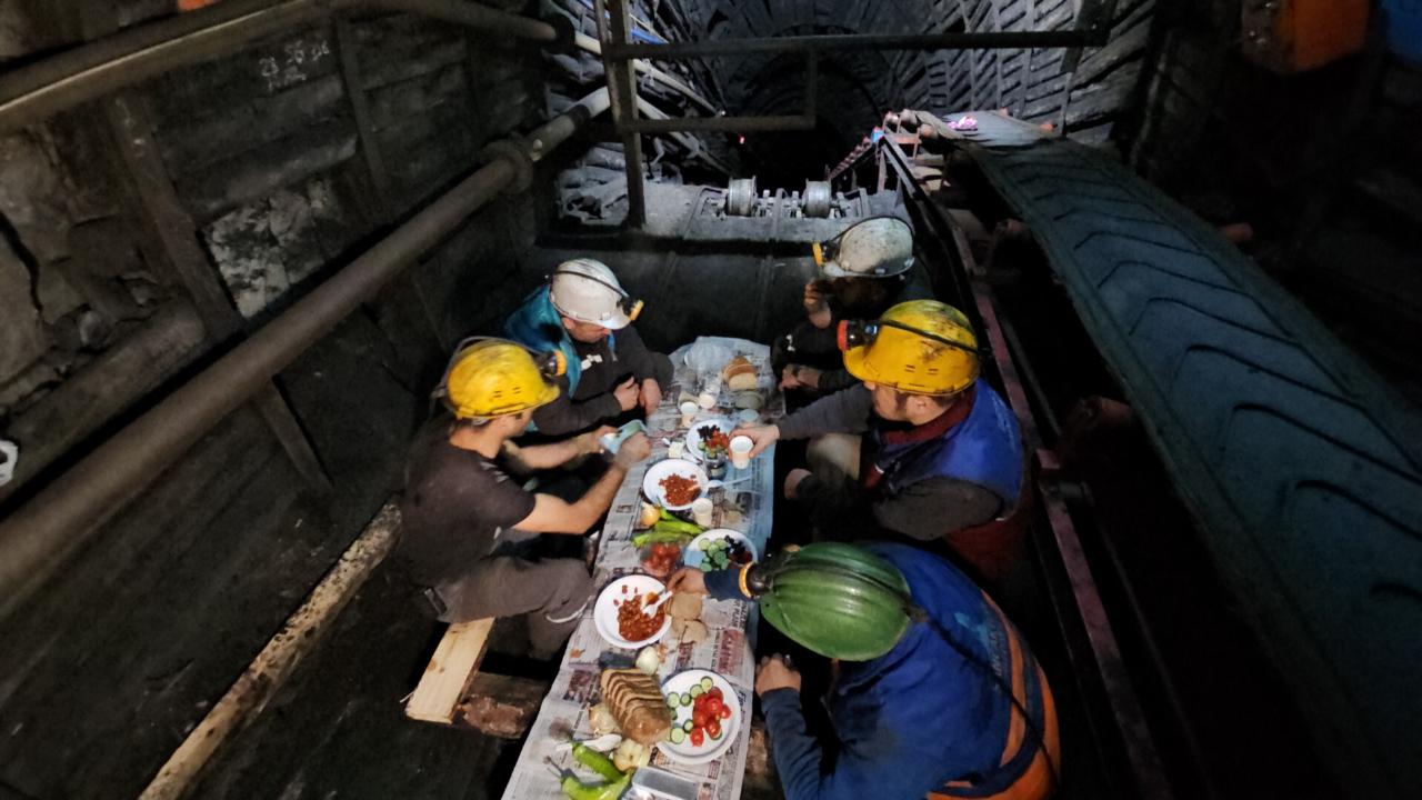 Madenciler ilk sahuru yerin 120 metre altında yaptı
