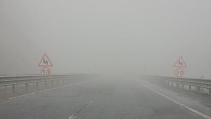 Zonguldak-Ereğli yolunda sis, görüş mesafeyi 10 metreye düştü